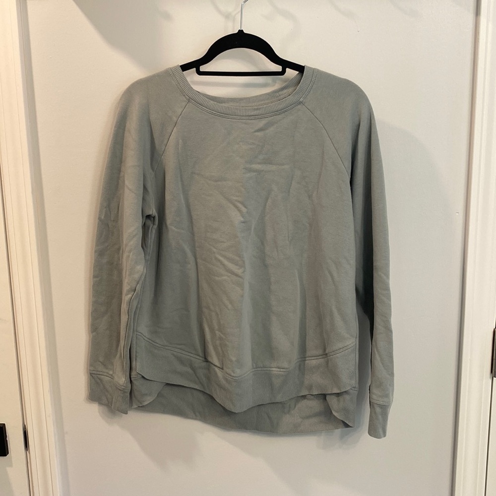 Athletic pullover
